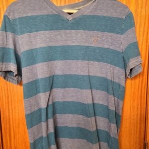 American Eagle v-neck medium